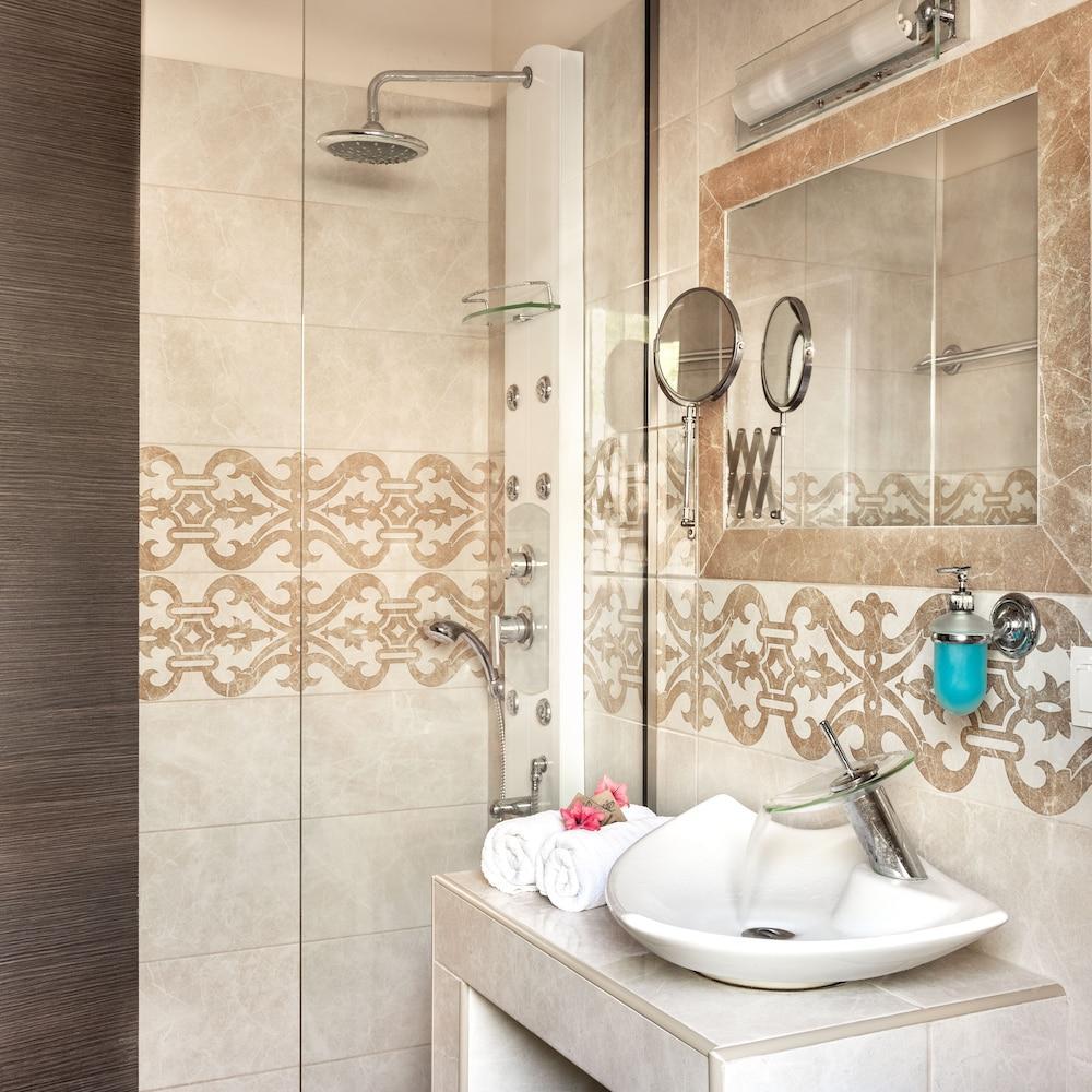 Victoria Hill Hotel Дассия Экстерьер фото